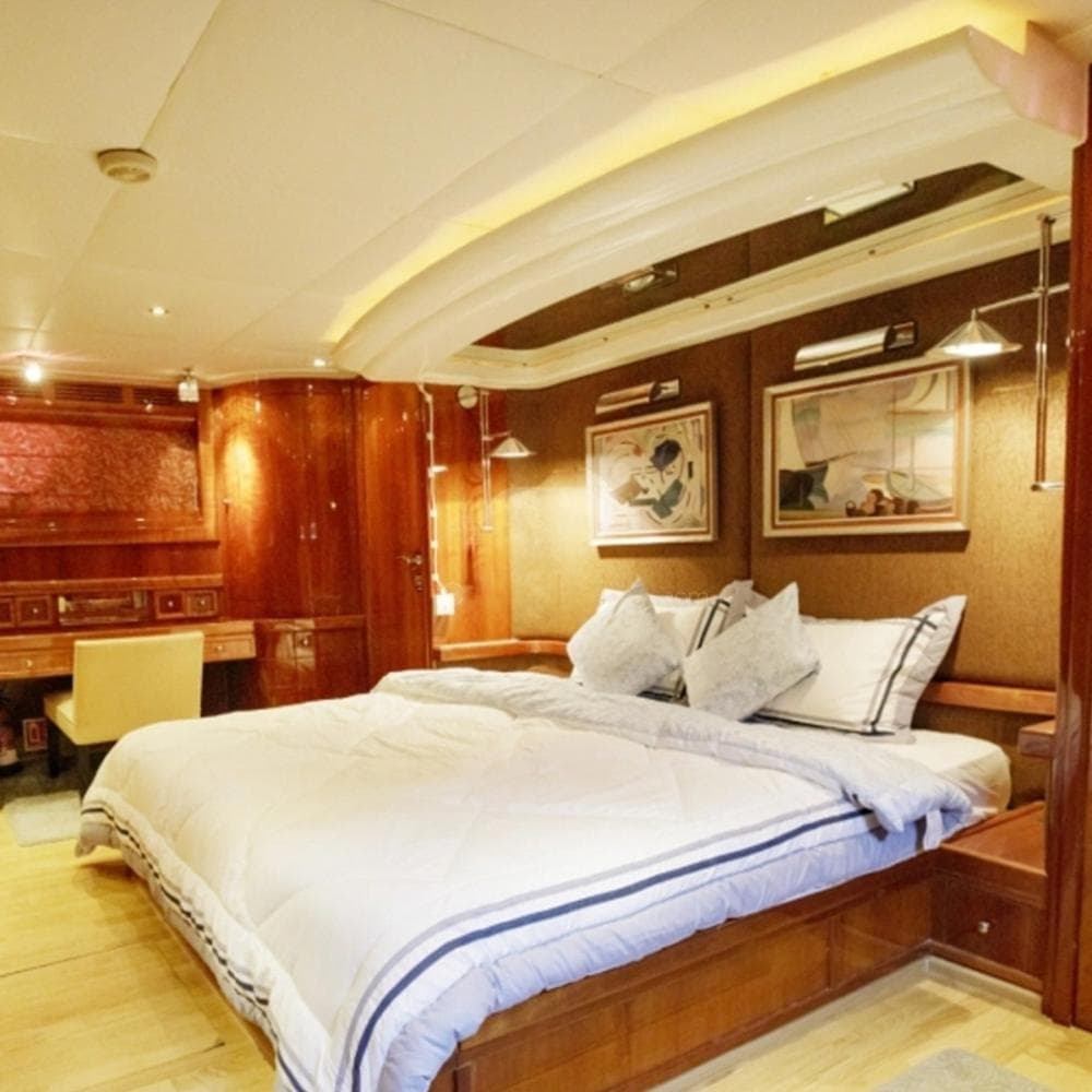 Gulf Craft 95 Yacht