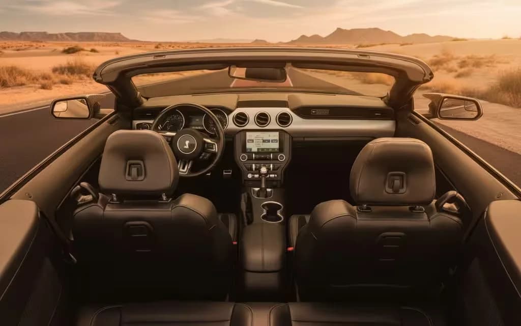 Ford Mustang 2021 dashboard and infotainment – rental in Dubai