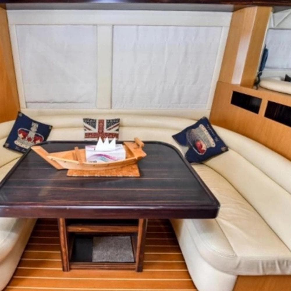 Majesty 66 Ft