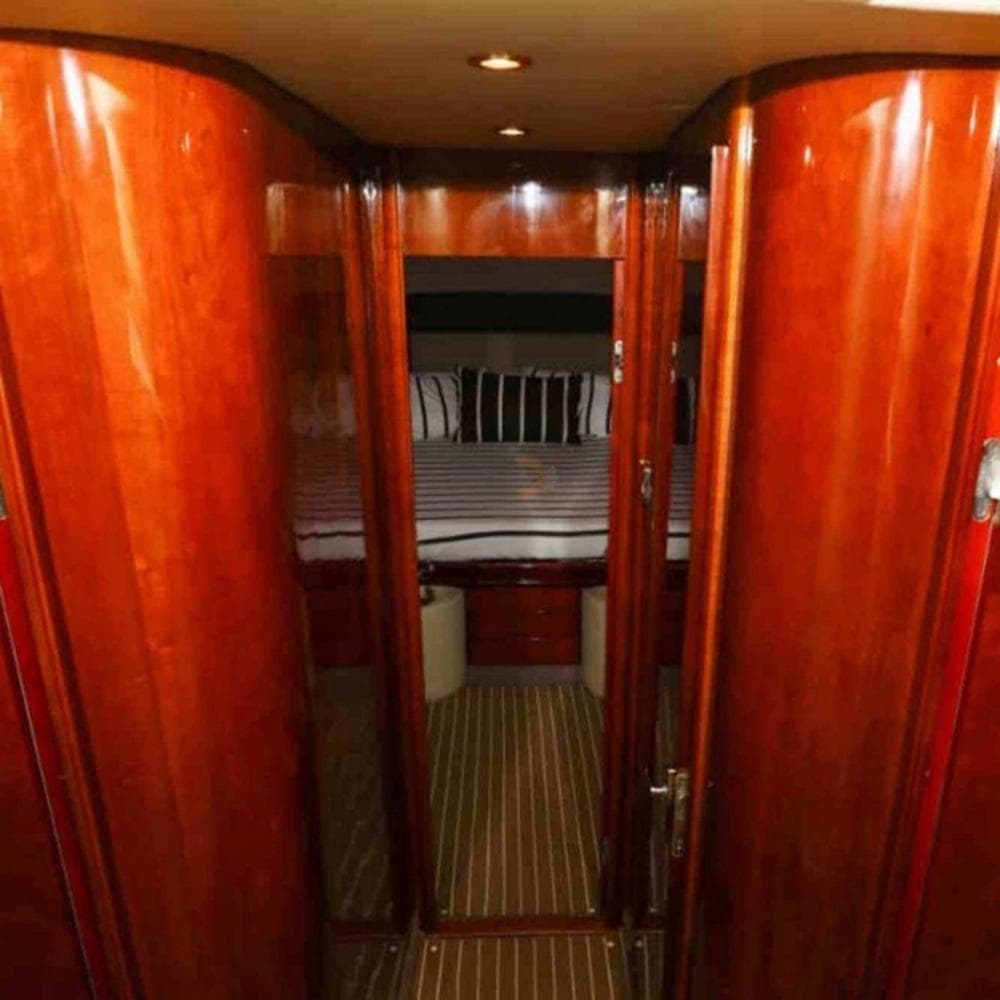 60 Ft Luxury Yacht