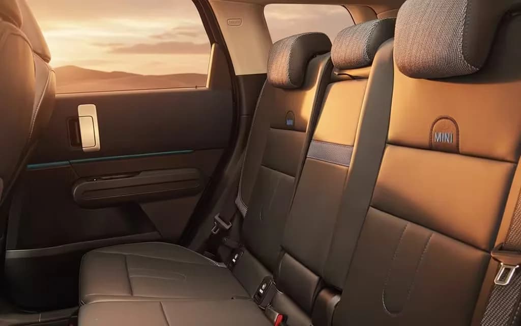 Mini Countryman 2025 leather seats and cabin – rental in Dubai