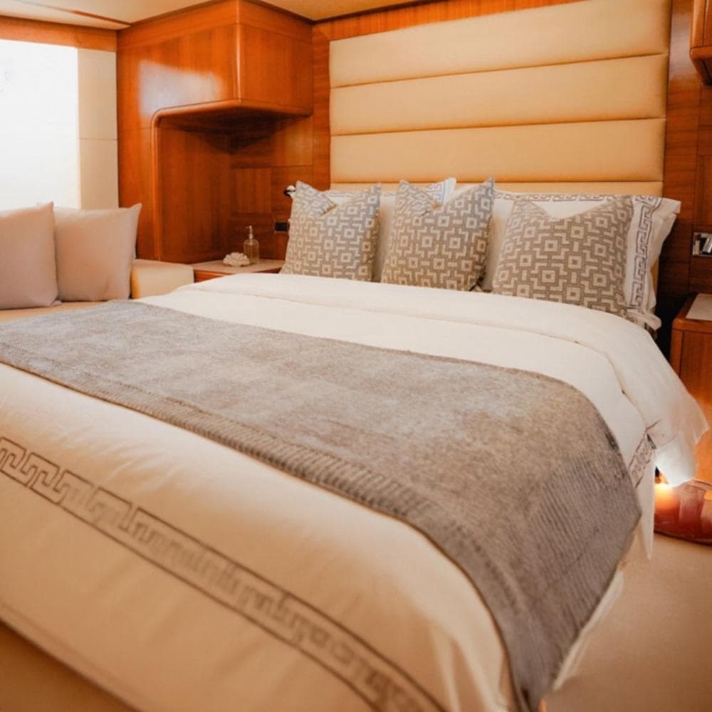 X35 Luxury Yacht
