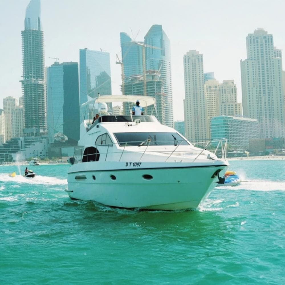 48 Feet Majesty
