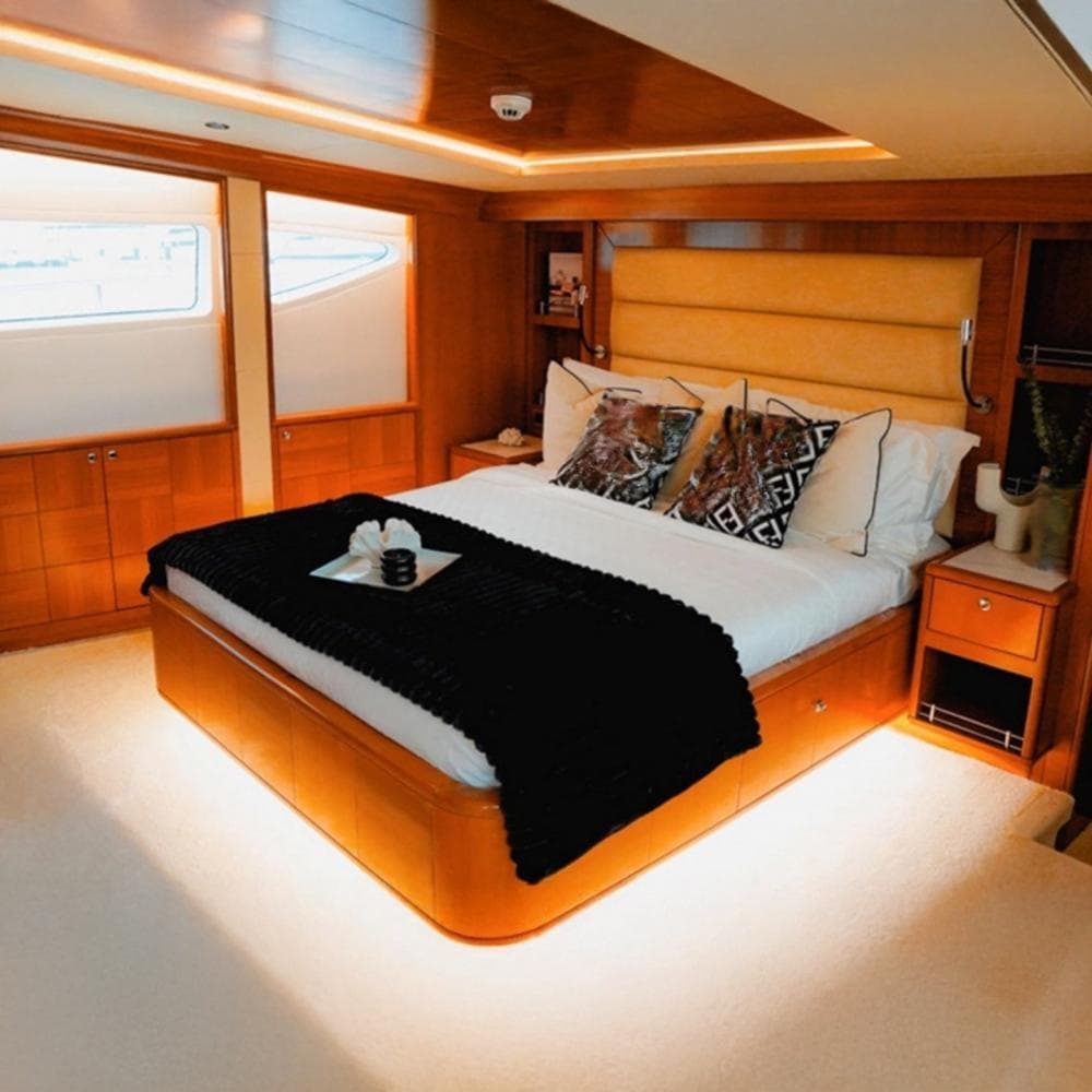 X35 Luxury Yacht