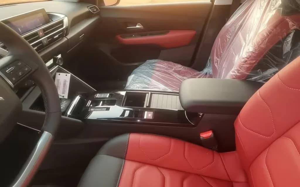 Citroen C4 2024 leather seats and cabin – rental in Dubai
