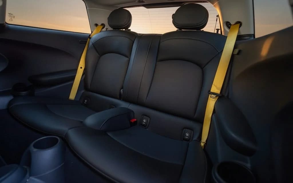 Mini Cooper 2025 leather seats and cabin