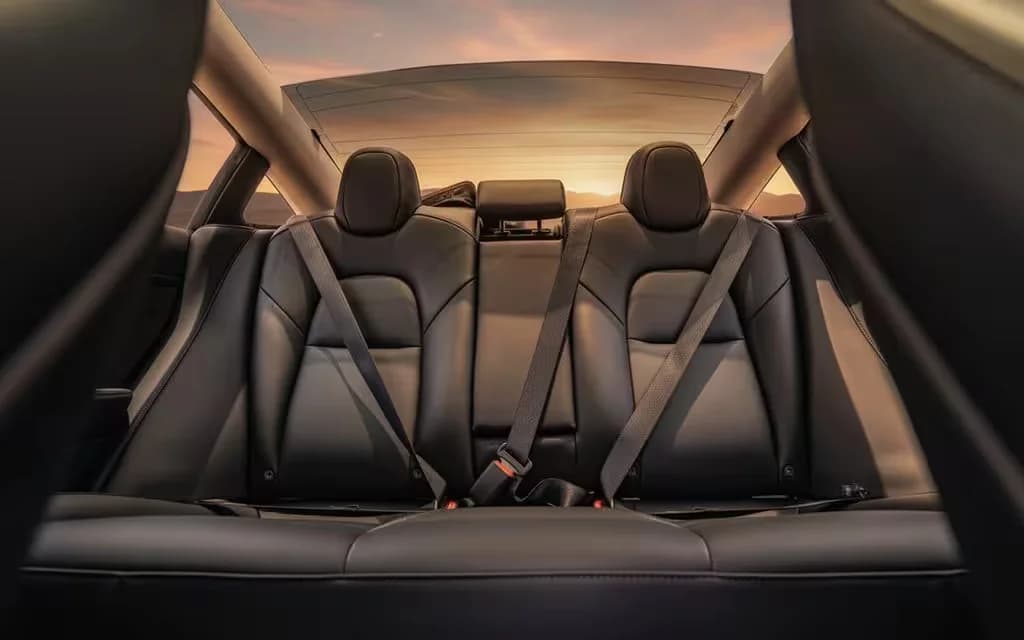Tesla Model3 2021 leather seats and cabin – rental in Dubai