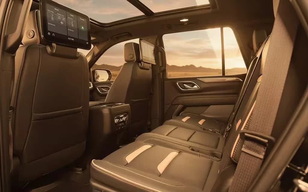 Gmc Yukon 2024 leather seats and cabin – rental in Dubai