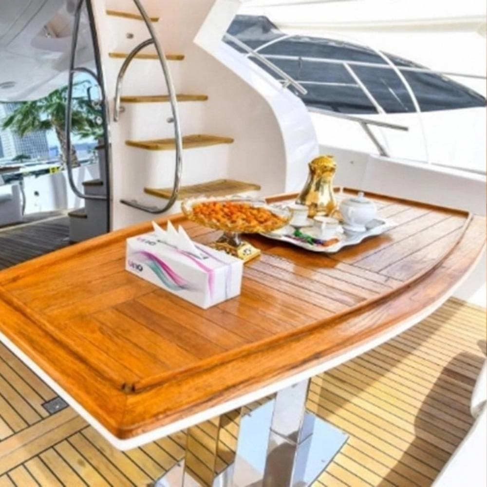Majesty 66 Ft