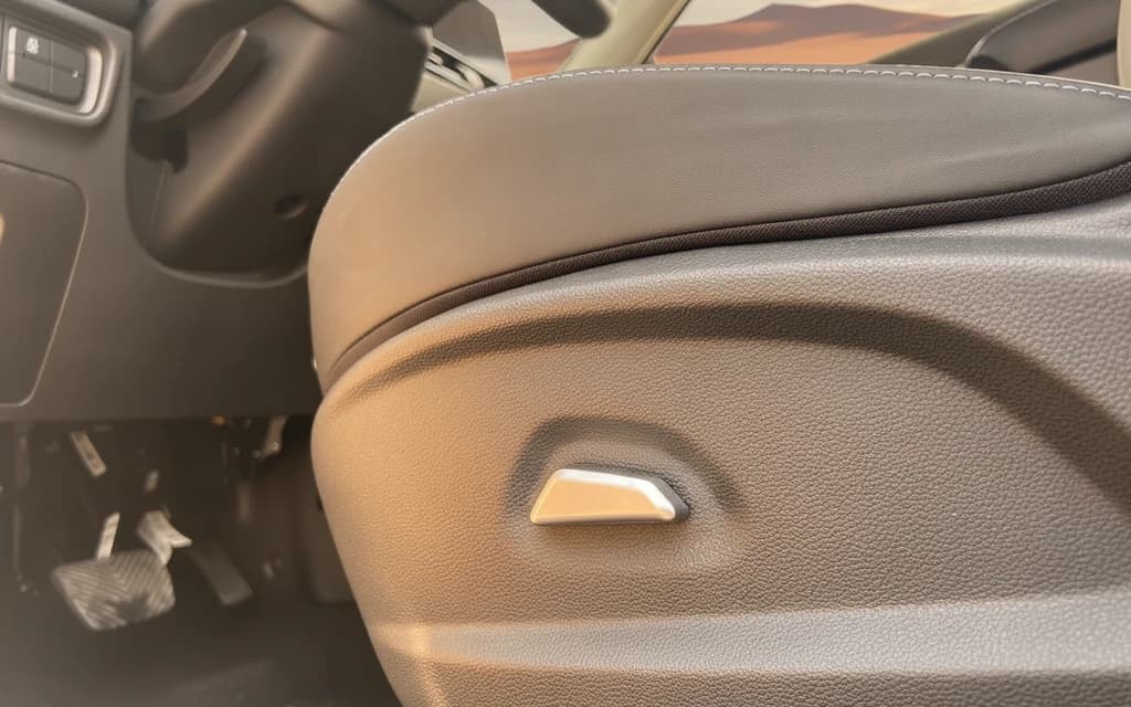JAC JS4 2023 Light Blue front seats – rental in Dubai