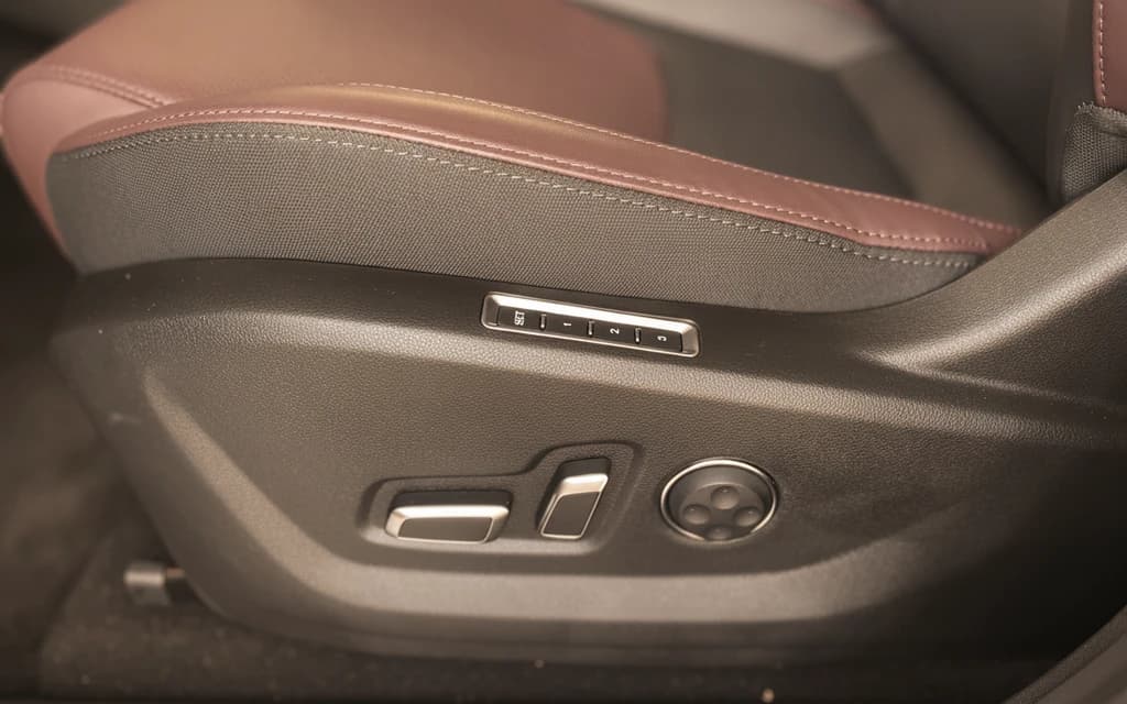 JAC JS6 2024 Light Blue front seats – rental in Dubai