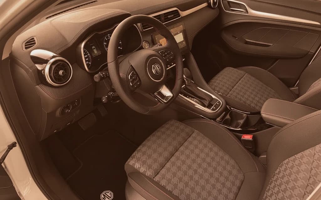 MG ZS 2024 White interior view – rental in Dubai