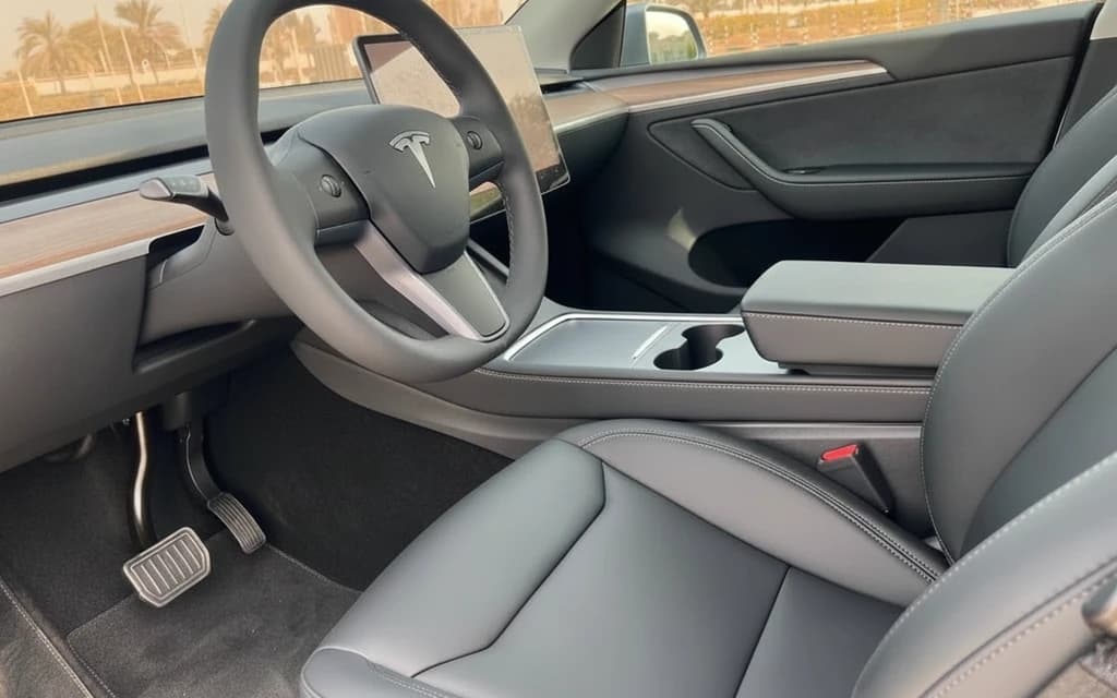 Tesla Model Y 2023 Gray interior view – rental in Dubai