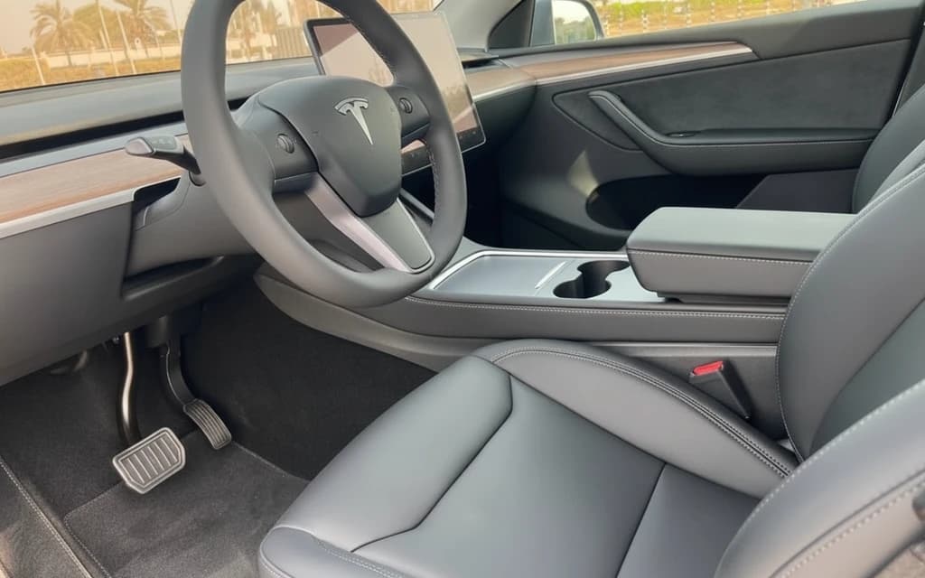 Tesla Model Y 2023 Gray interior view – rental in Dubai