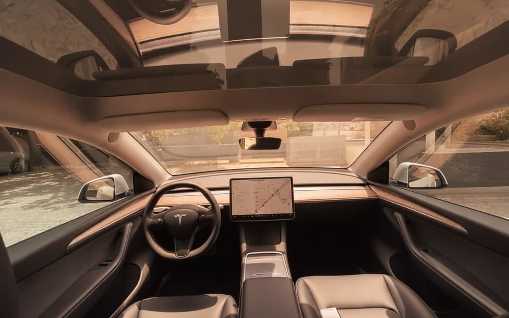 Tesla Model Y Performance 2022 White dashboard view – rental in Dubai