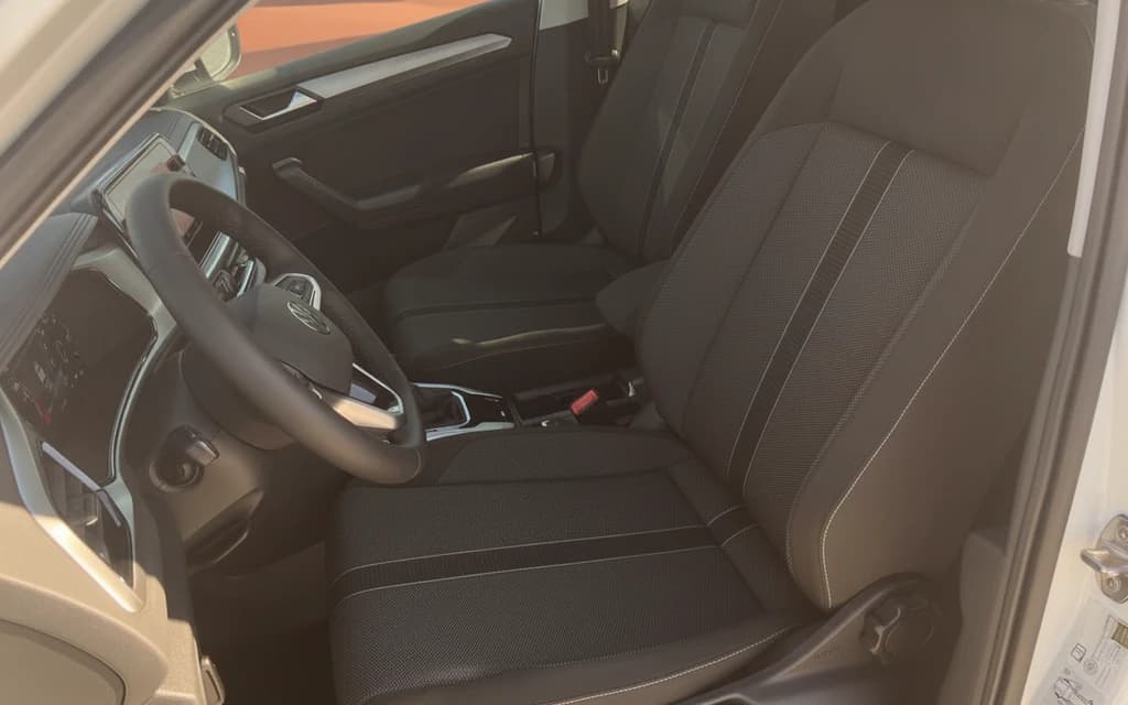 Volkswagen T-Roc 2023 Beige front seats – rental in Dubai