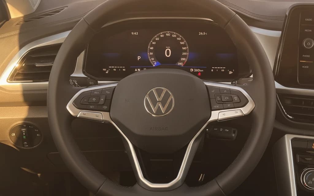 Volkswagen T-Roc 2023 White steering wheel – rental in Dubai